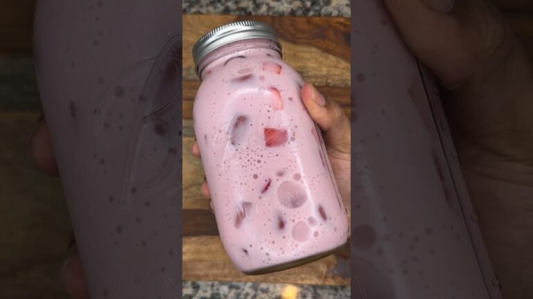 Creamy Strawberry Agua Fresca #aguafresca #mexicanfood #recipe