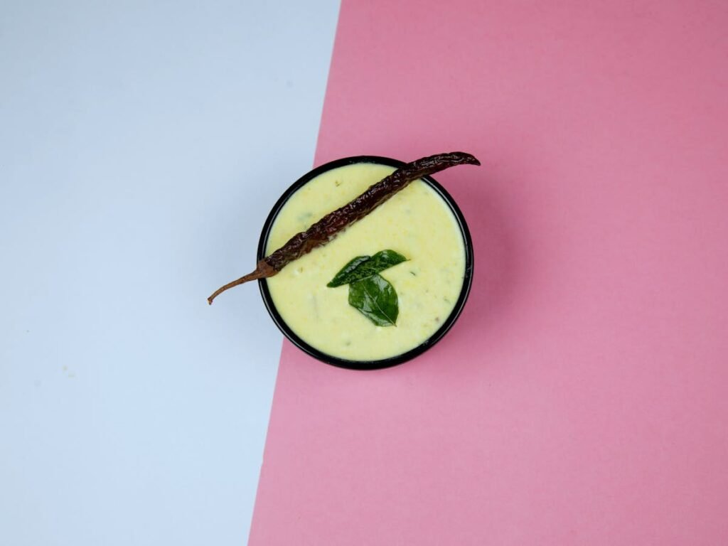 Savoury yoghurt-based dish in bowl