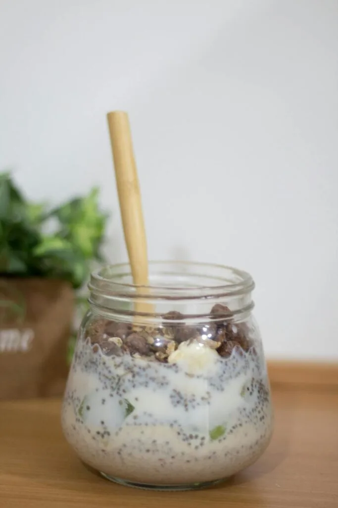 Bircher muesli overnight oats in jar